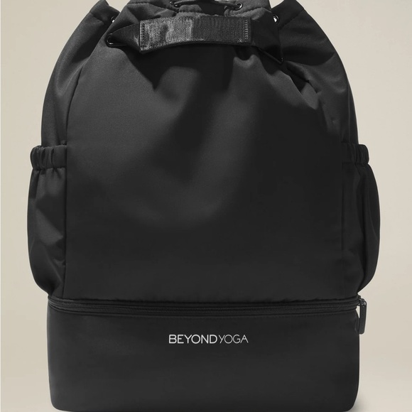 BEYOND YOGA Convertible Gym Bag Black NWT - Picture 2 of 12